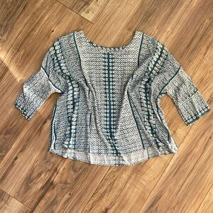 Manaola Women’s top Size Medium Such